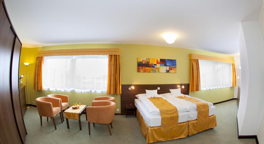 Hotel Active Prachatice Oda fotoğraf